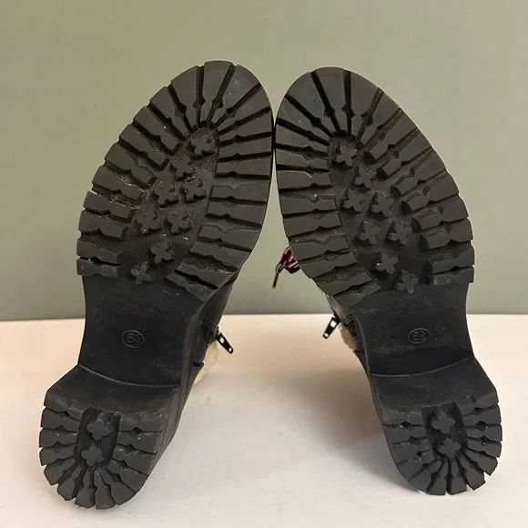 Women’s Faux-Shearling Lace-Up Block Heel Boots - Black - Picture 4 of 4